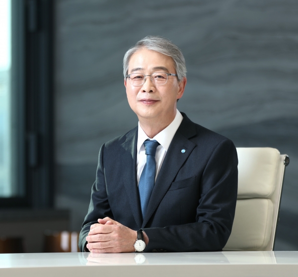 임종룡 우리금융 회장, 비은행 확장...2기 '우리' DNA 단일화 [CEO오늘] - 뉴스 썸네일 이미지