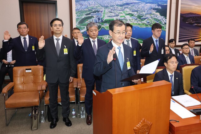 국감장에 선 건설사들, 무엇을 책임지겠다고 했나 [옛날신문보기] - 뉴스 썸네일 이미지